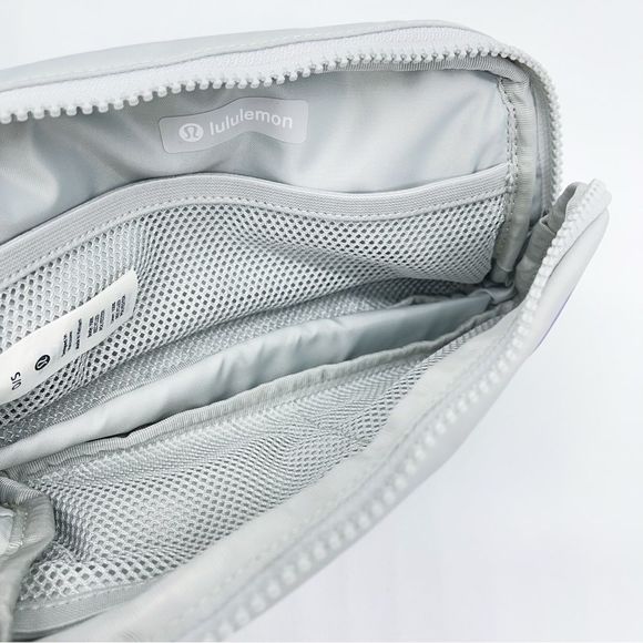 Lululemon Everywhere Everyday Travel 1L Belt Bag In Rainbow Logo NWT - Picture 5 of 13